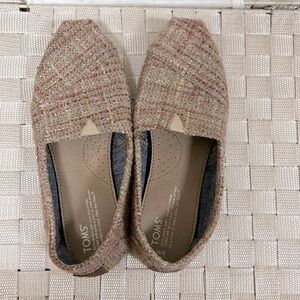 Toms pink & gold size 8
